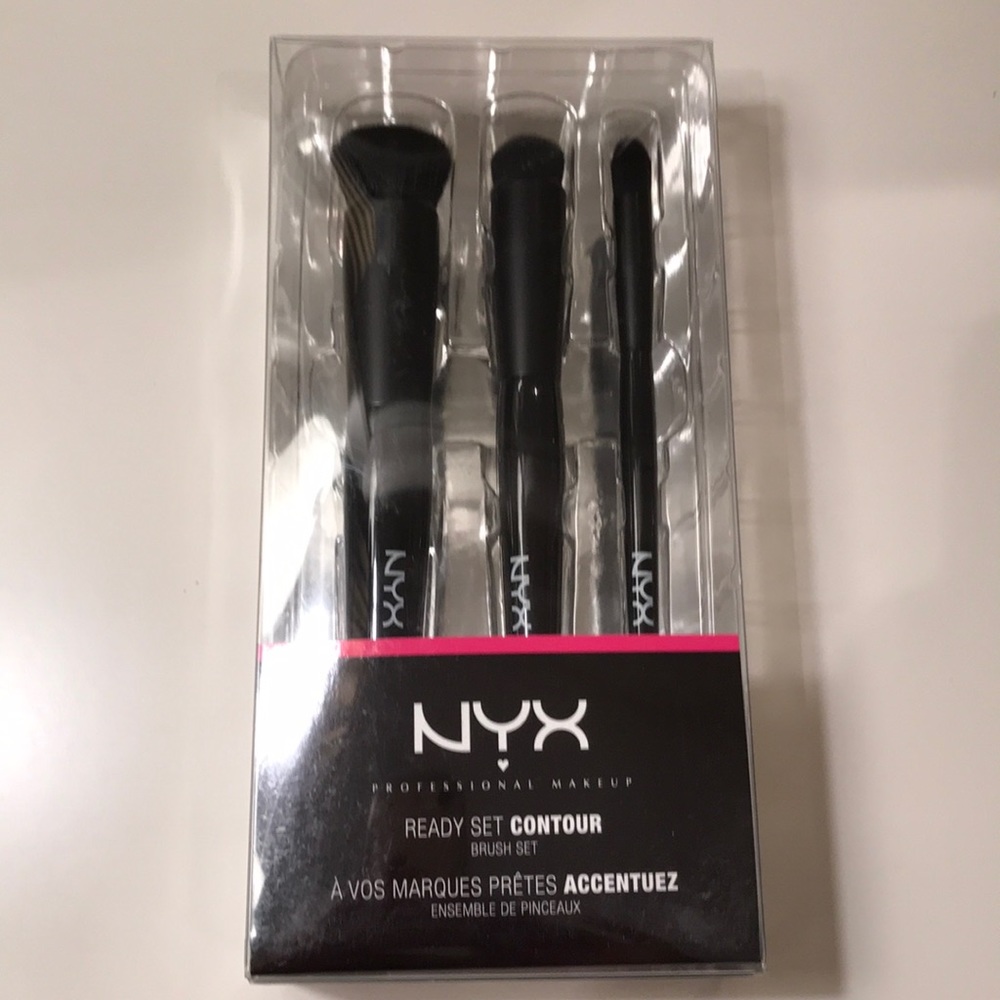 NYX MAKEUP BRUSH CONTOUR SET